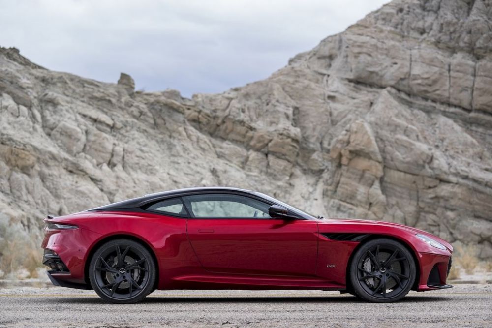 JPG Small-DBS Superleggera  (1).jpg